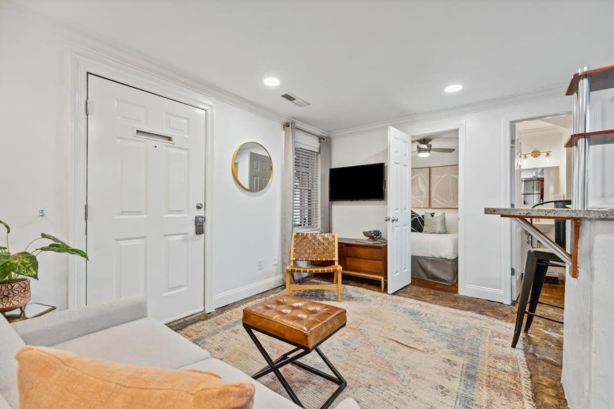 Unique & Charming 1 Bedroom One Block To King St