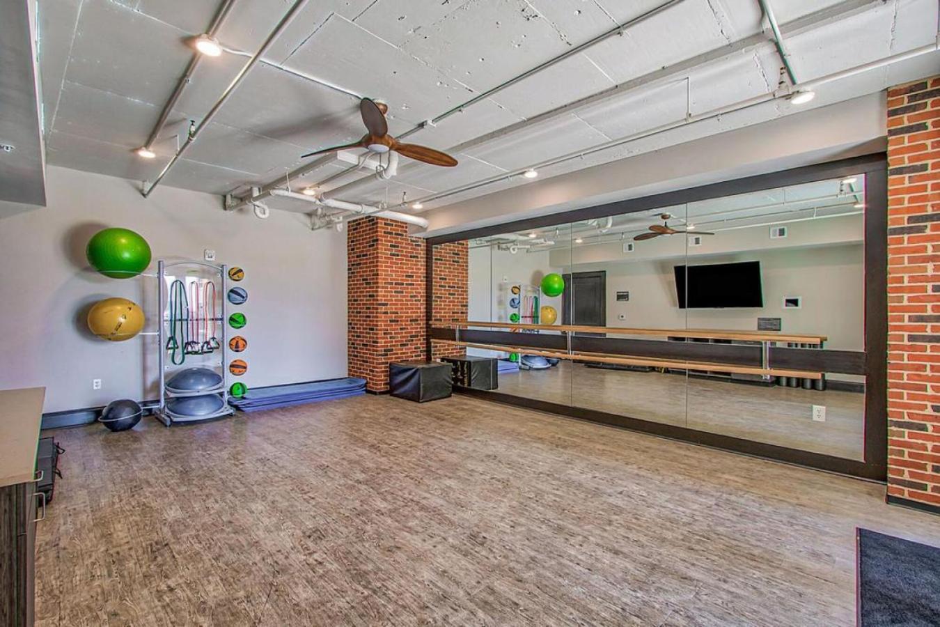 Apartment Landing At Meeting Street Lofts - In East Charleston