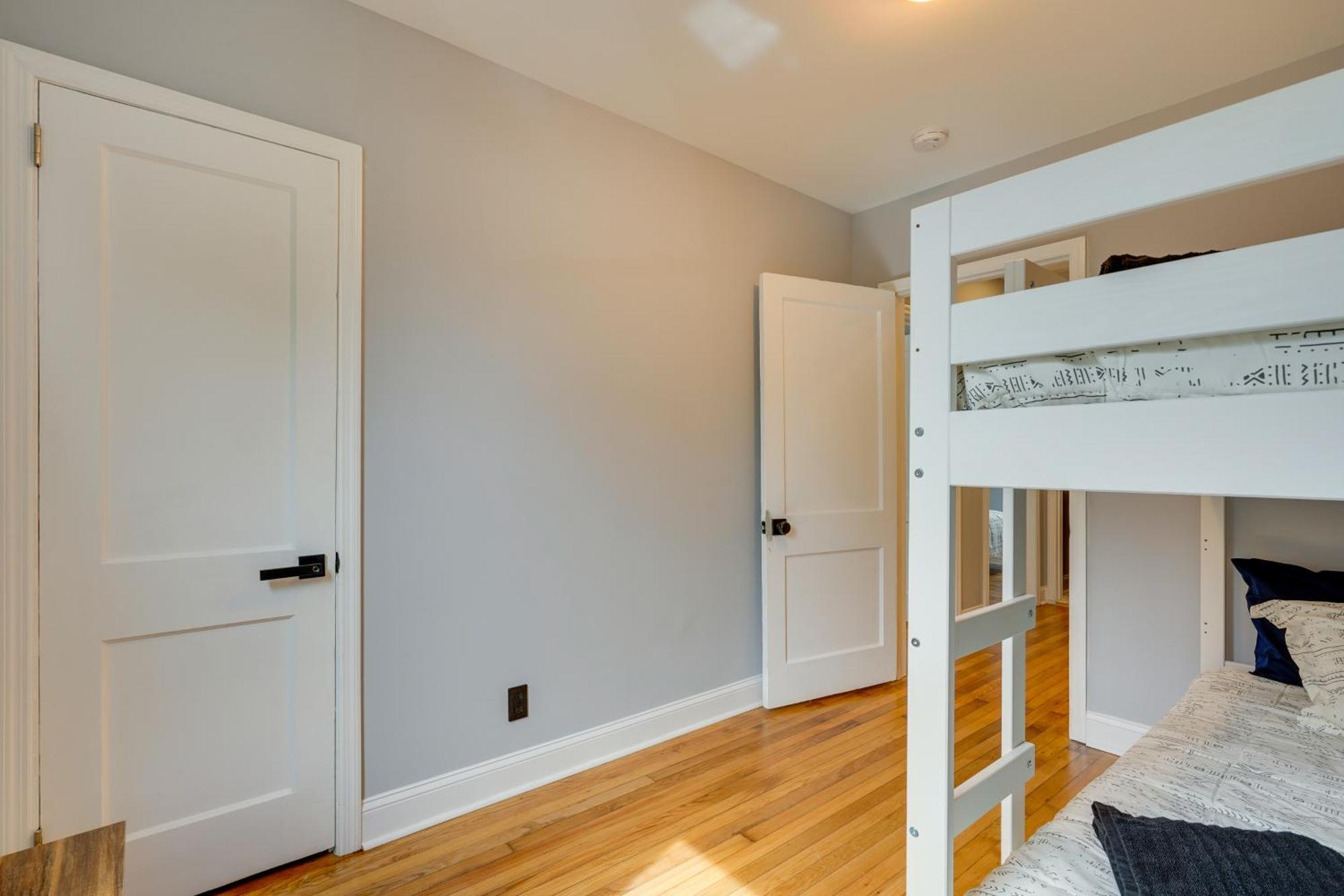 3 Mi To Park Circle North Abode! Charleston