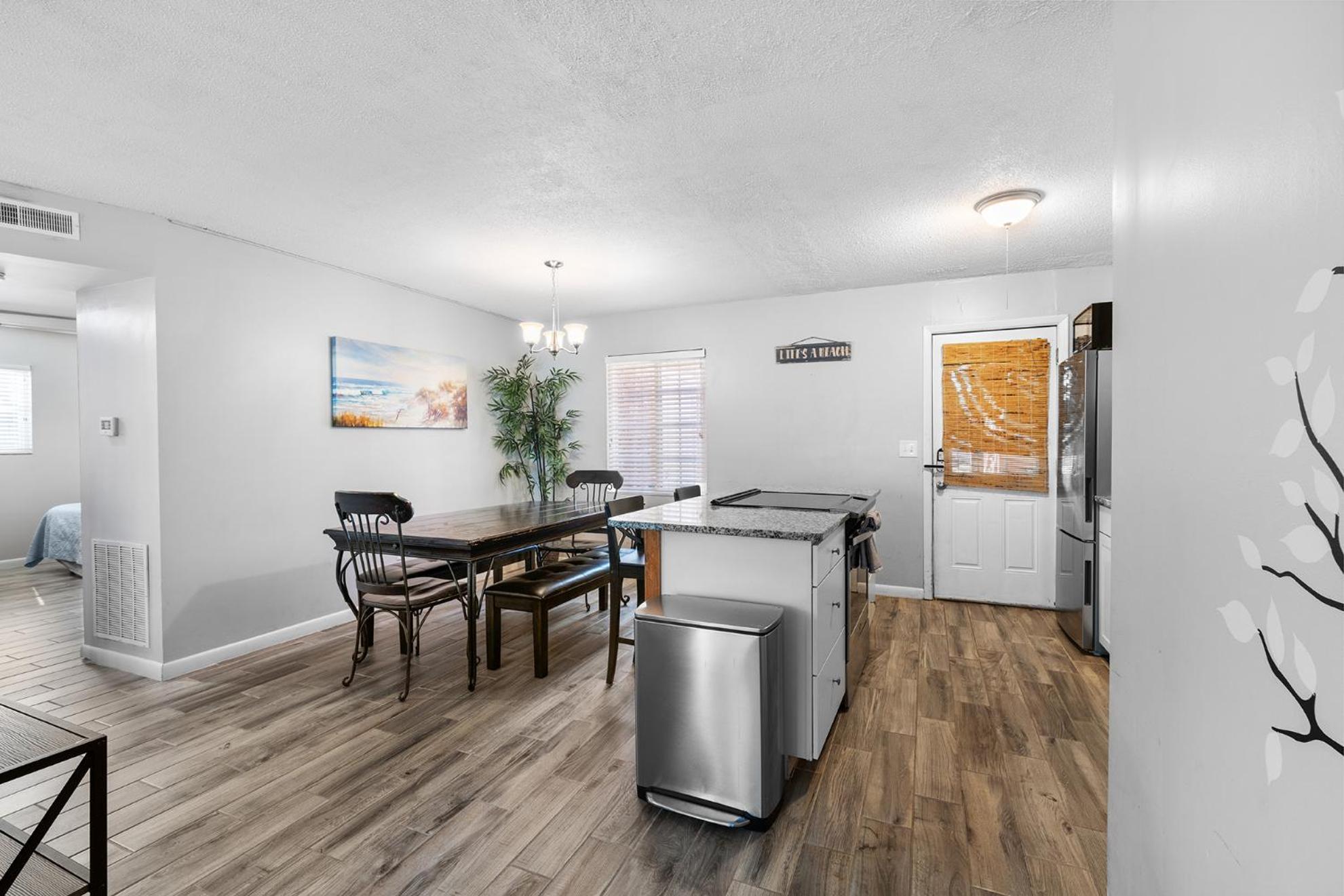Apartment Amazing, Oasis, Mins From The And Charleston, Free Wine Charleston