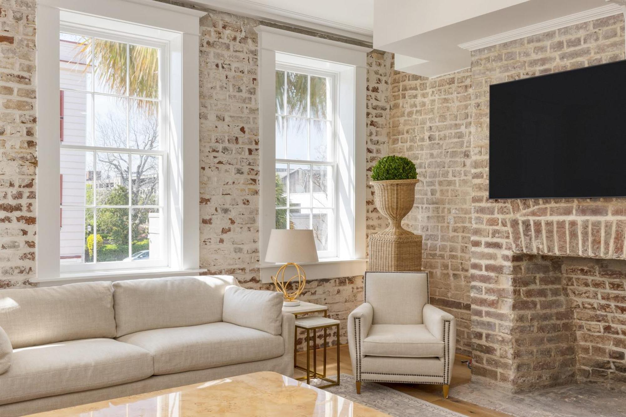 State St B By Avantstay French Quarter Rooftop Aesthetic Design Charleston