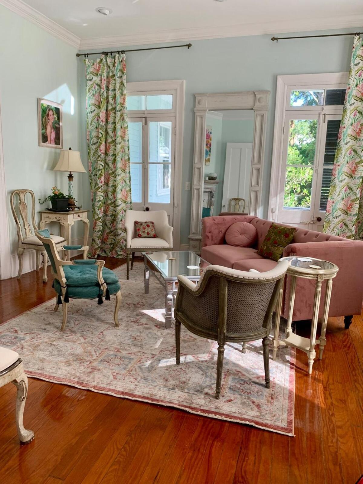 Holiday home 30 Day Minimum! Downtown Cannon Park 2 Bdr Charleston