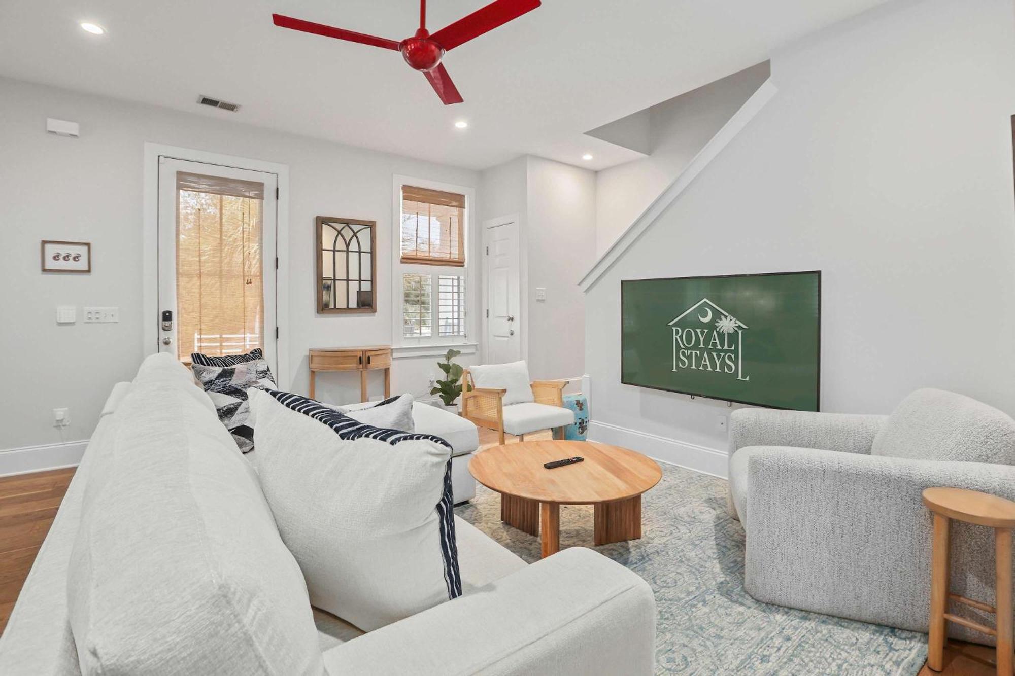 Holiday home Twin Palms Old Village 5-min To Dwntwn