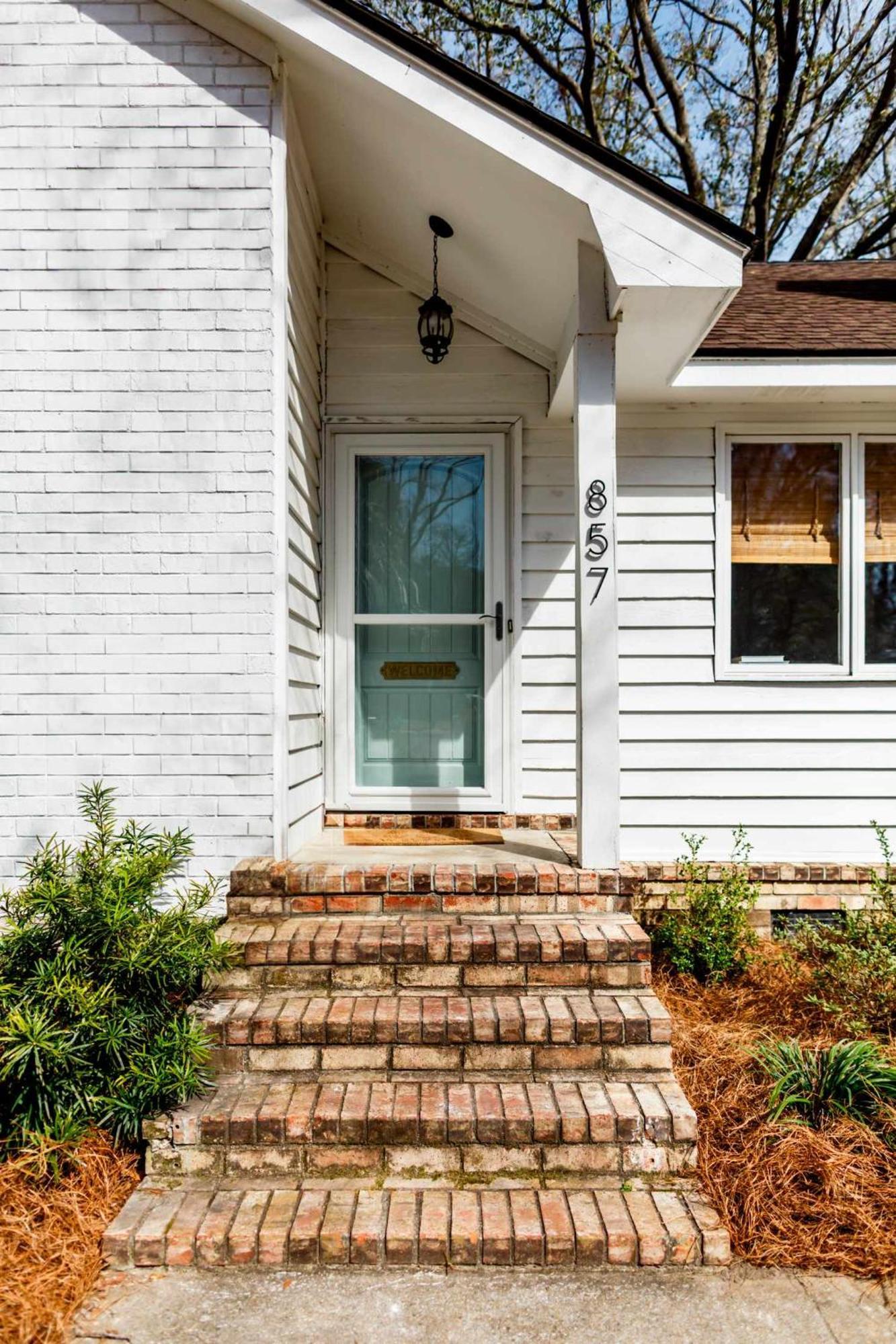 Southern Serenity Fenced In Yard Pet Friendly Holiday home *