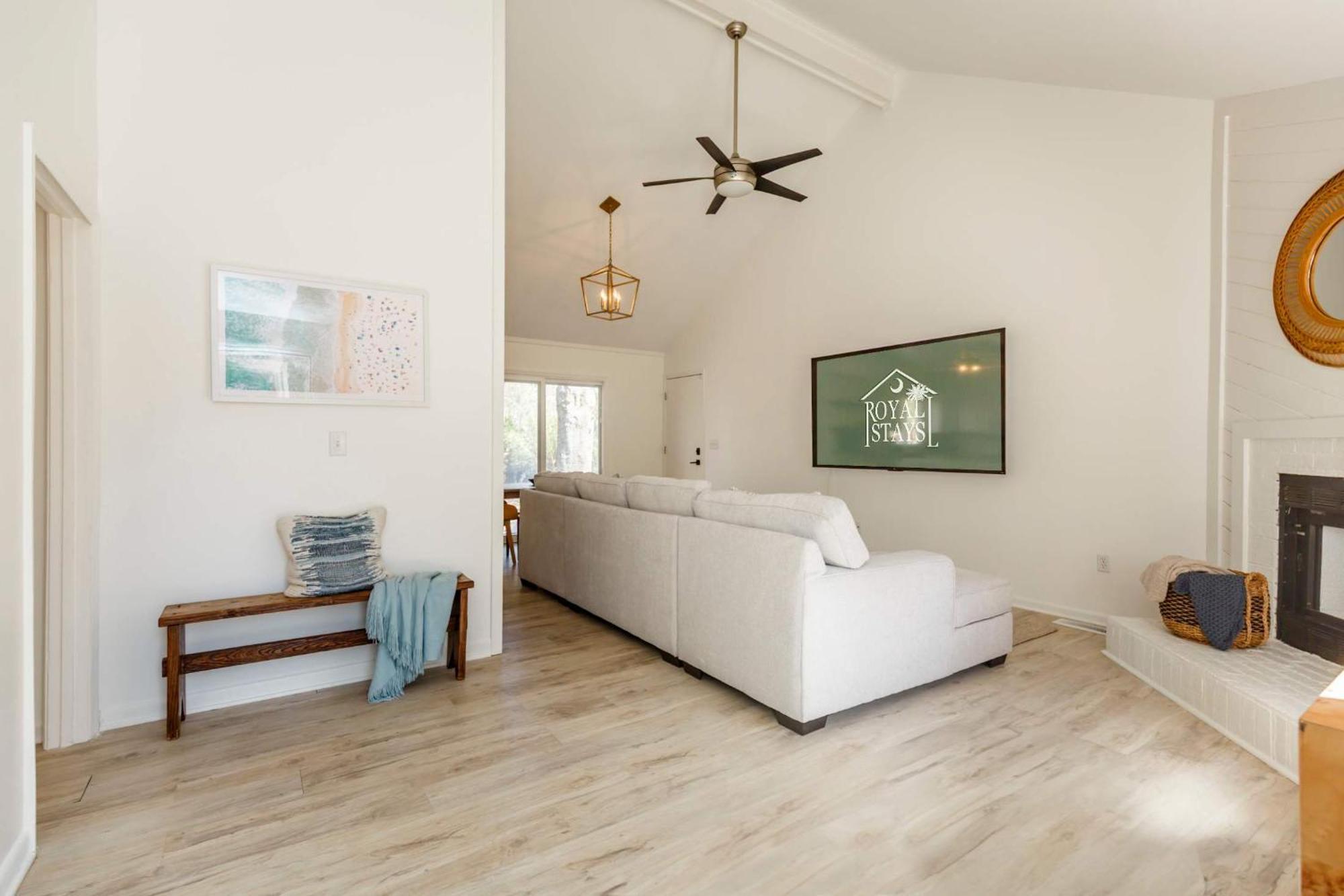 Southern Serenity Fenced In Yard Pet Friendly Holiday home *