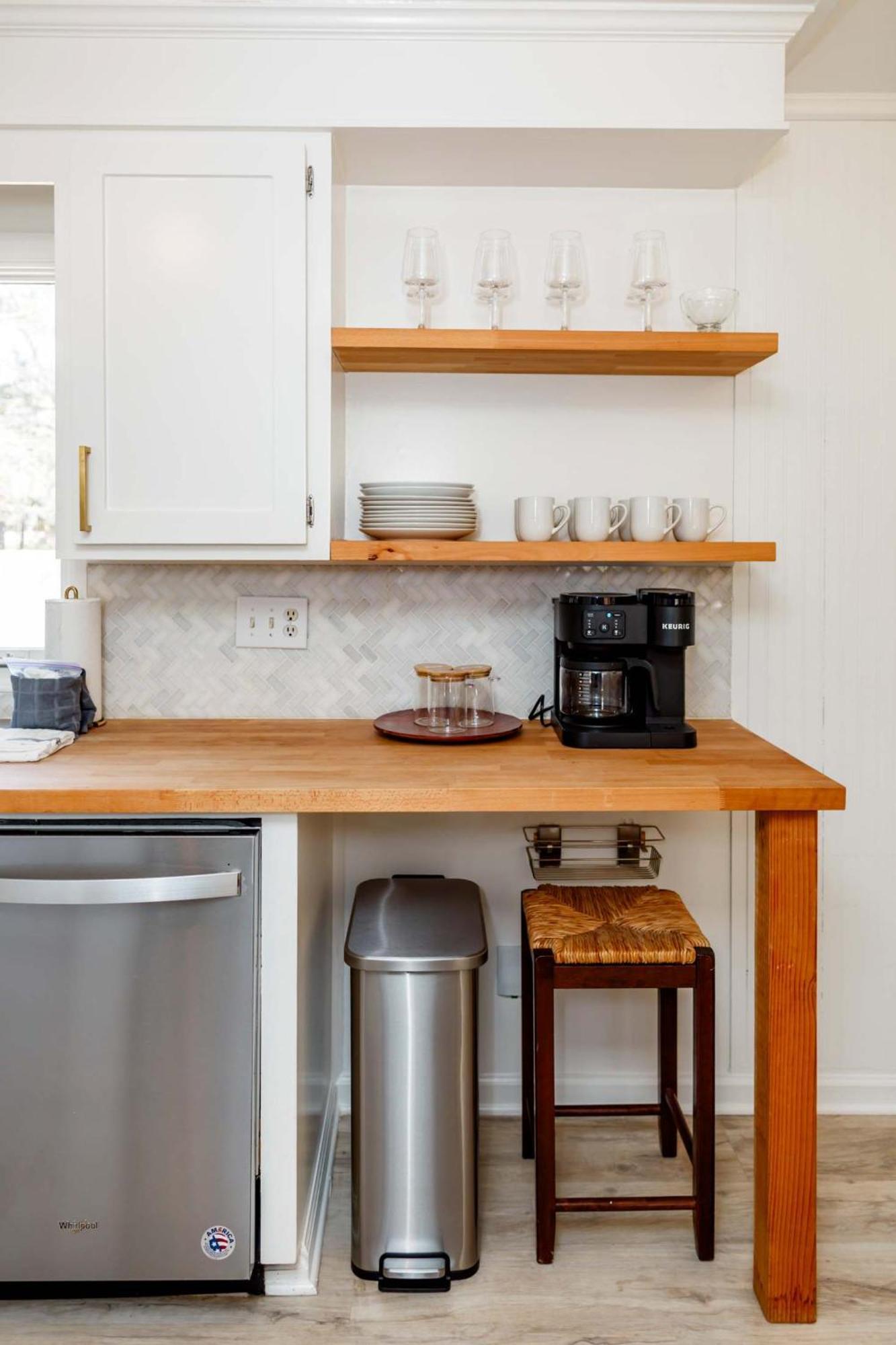 Southern Serenity Fenced In Yard Pet Friendly Holiday home *