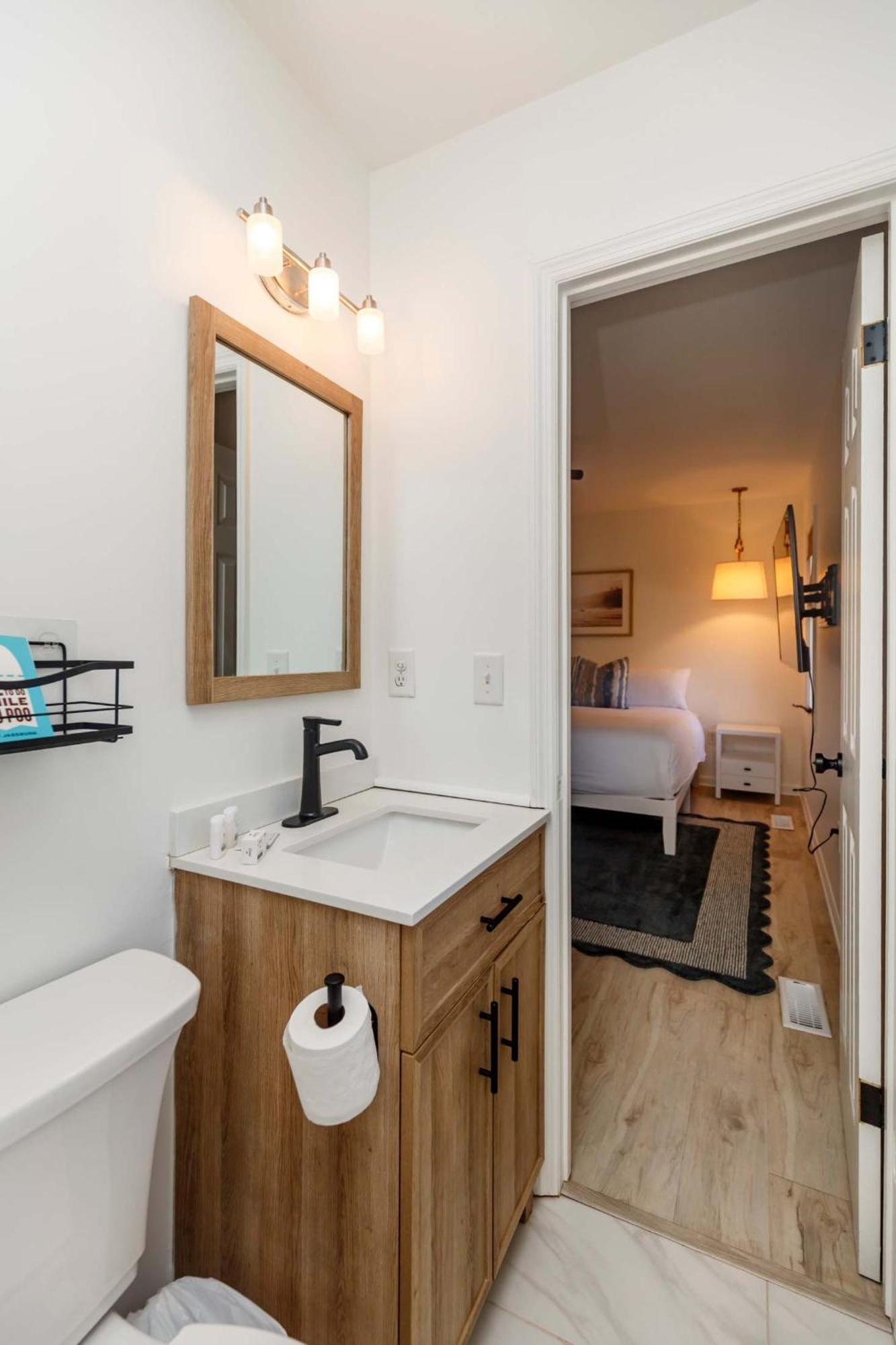 Southern Serenity Fenced In Yard Pet Friendly *