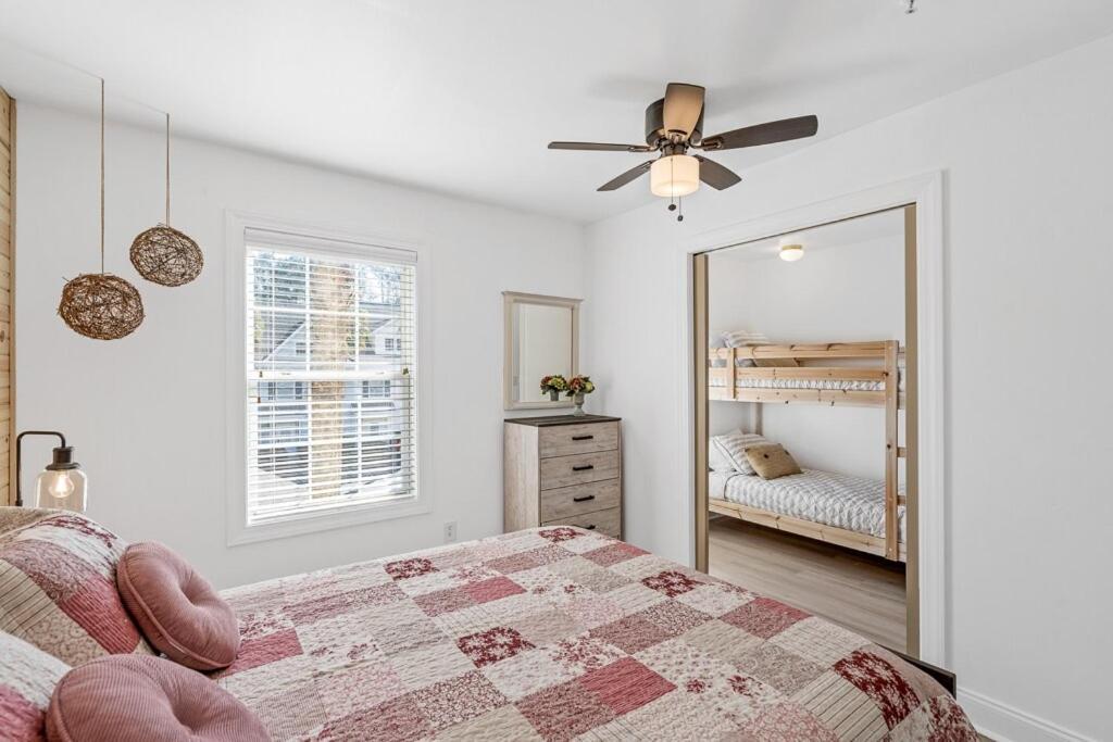 Sunset Serenity!!-tropical Waterfront Oasis-huge Private Patio-10min To Kingst & Beaches Charleston