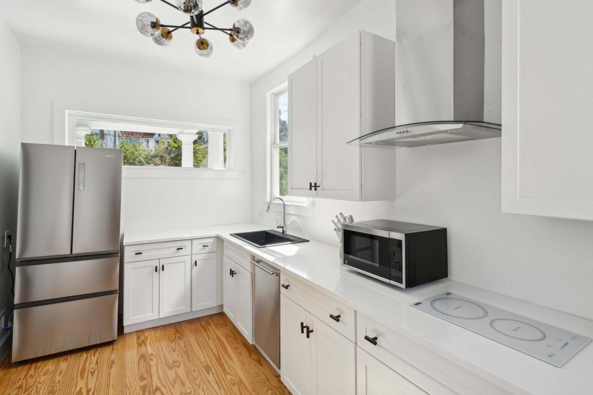 Artsy In Victorian With Heated Salt Water Pool * Charleston