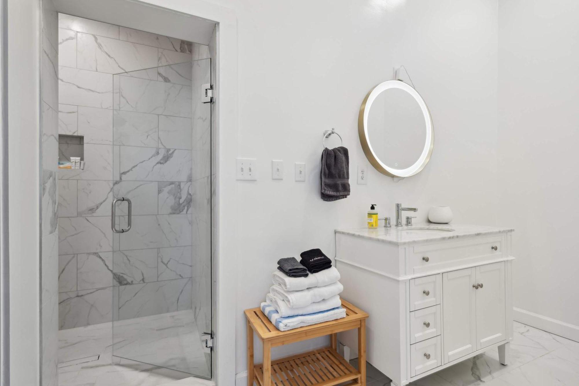 Holiday home Artsy In Victorian With Heated Salt Water Pool Charleston