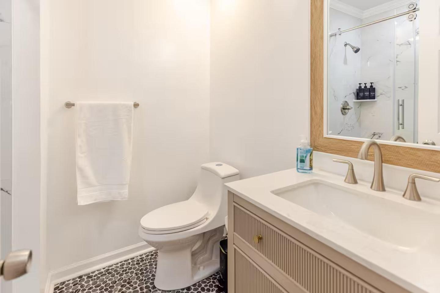 Cozy Retreat Close To Downtown