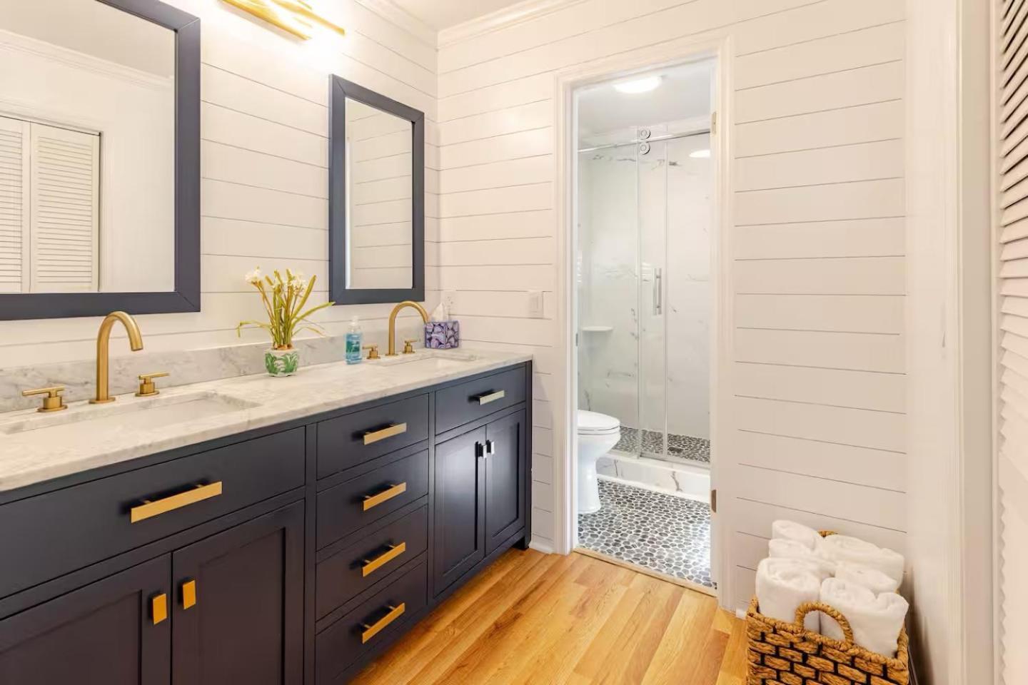 Cozy Retreat Close To Downtown Holiday home *