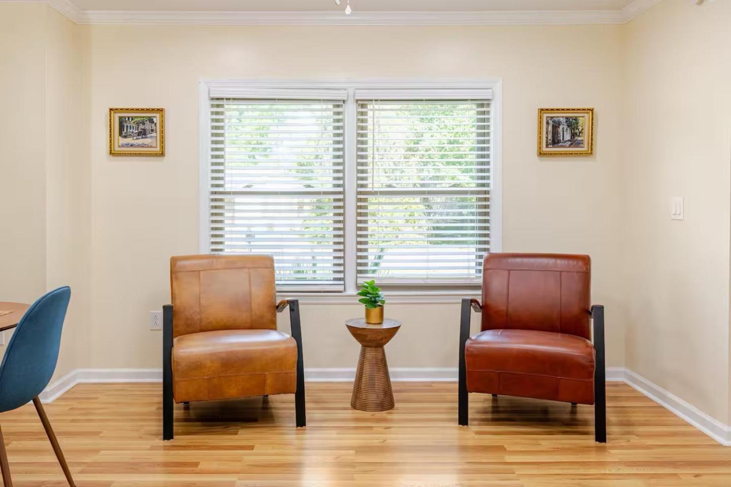 Cozy Retreat Close To Downtown