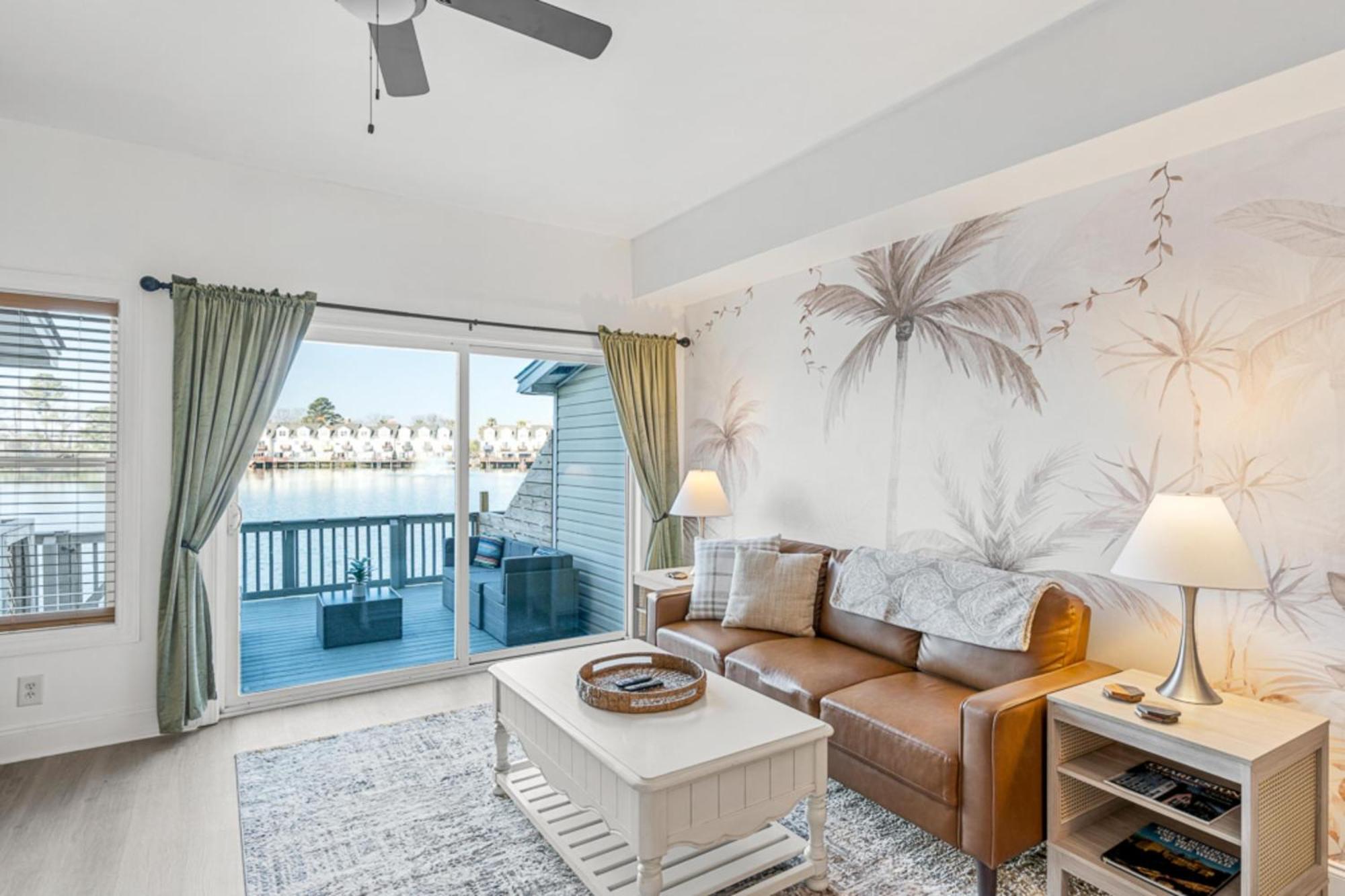 Sunset Serenity!!-tropical Waterfront Oasis-huge Private Patio-10min To Kingst & Beaches *