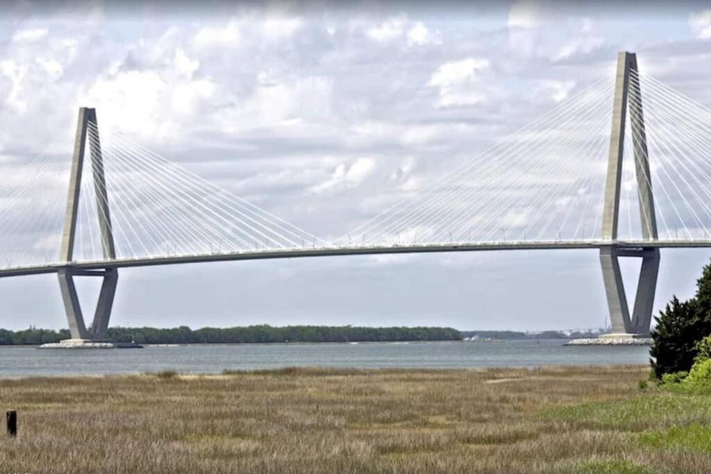 Remleys Row- Mins To Shem Creek And Dtwn Chs Holiday home