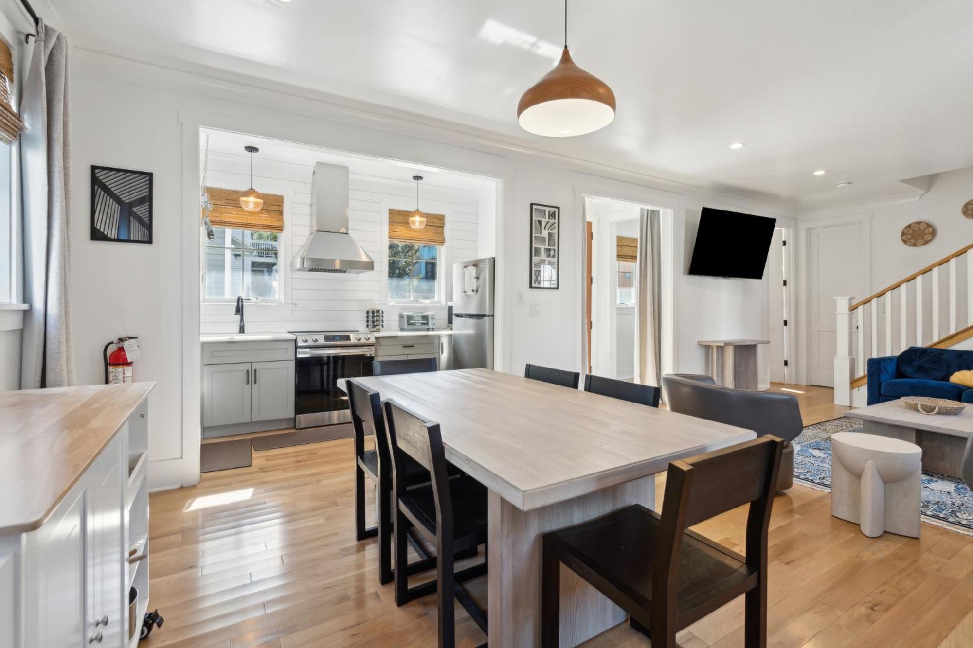 The At 257 Apartment *