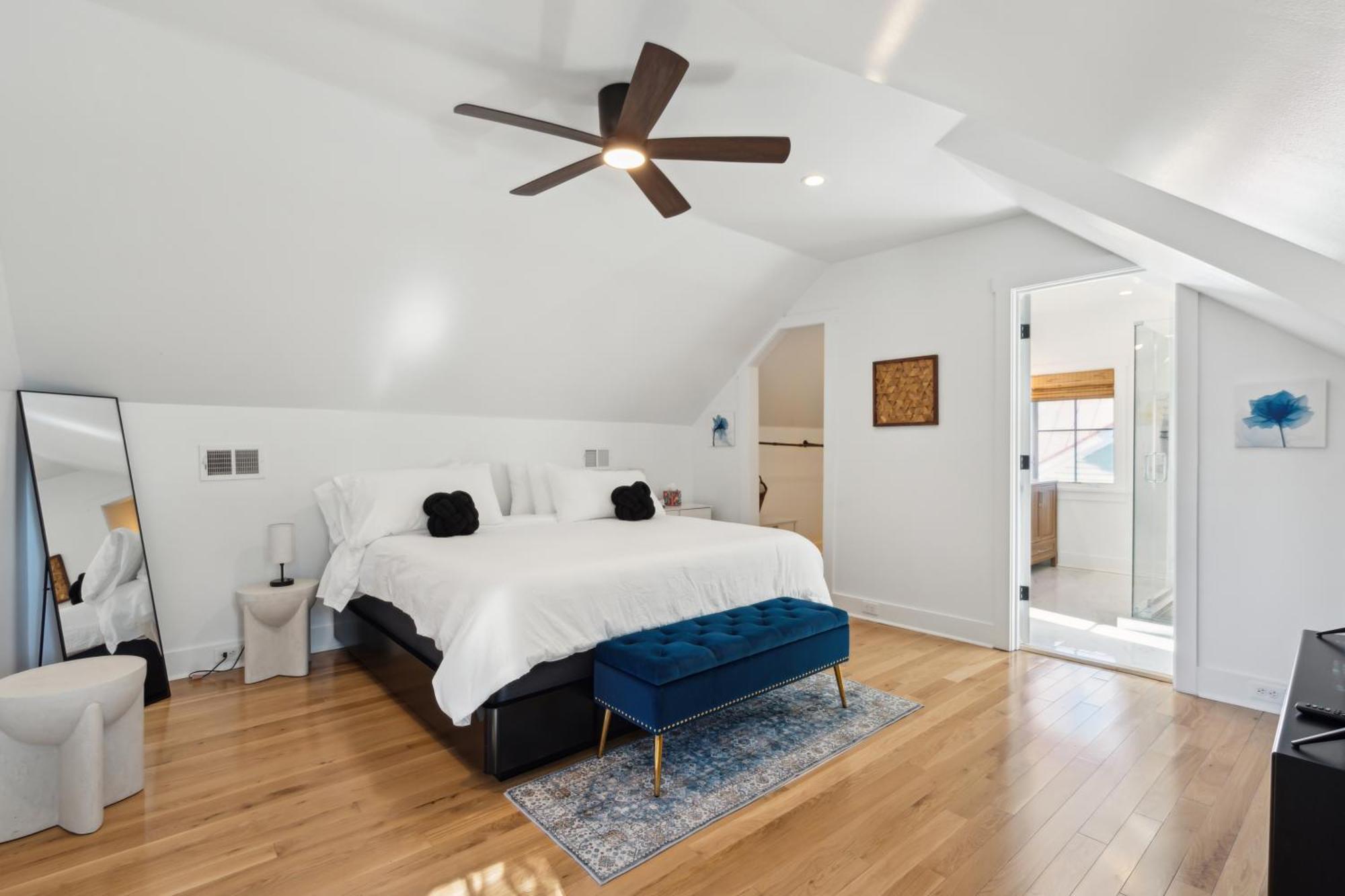 The At 257 Apartment *