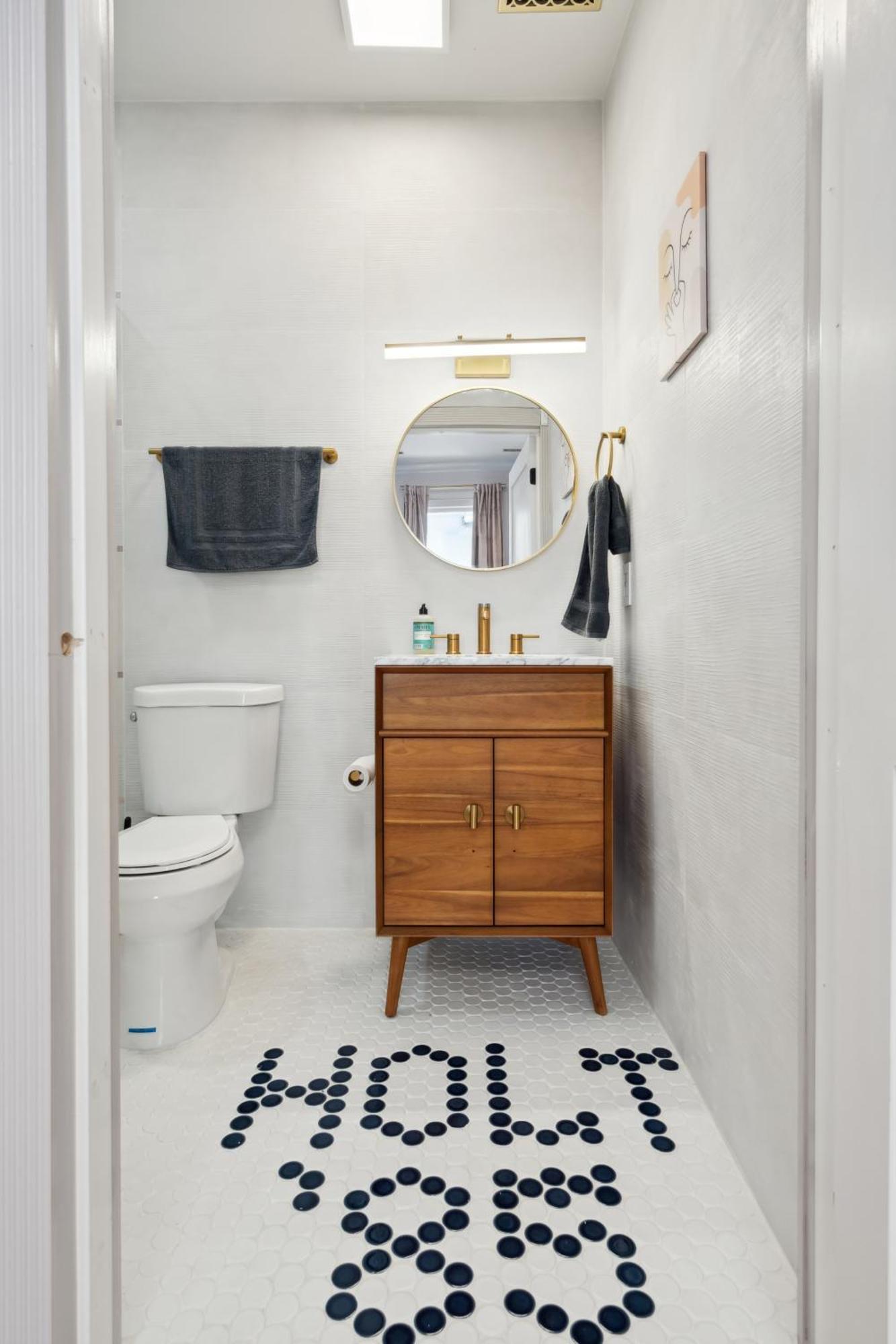 The At 257 Apartment *