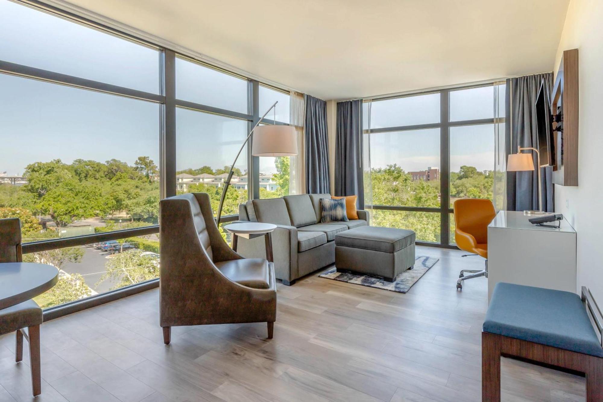 Hotel Cambria Riverview