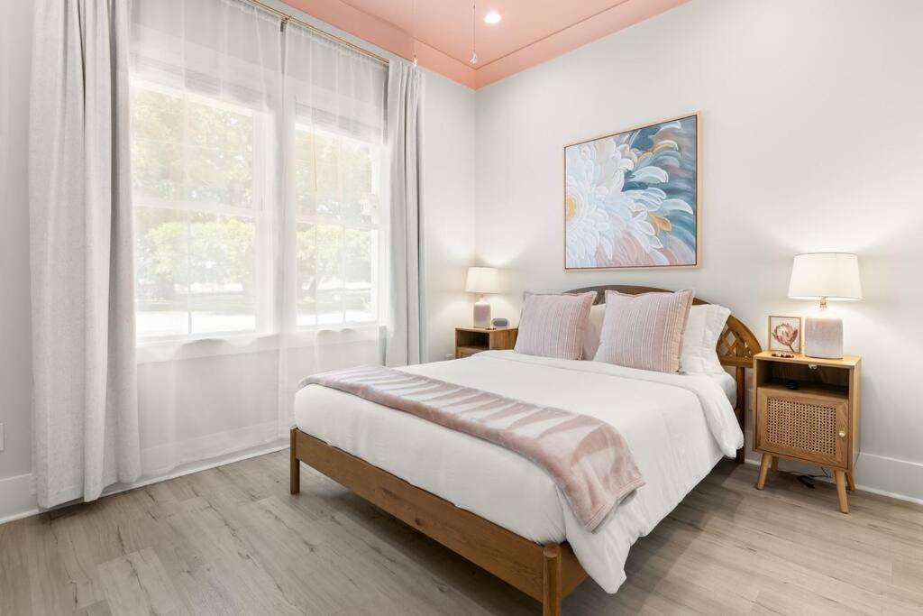 Apartment Rainbow Oaks House