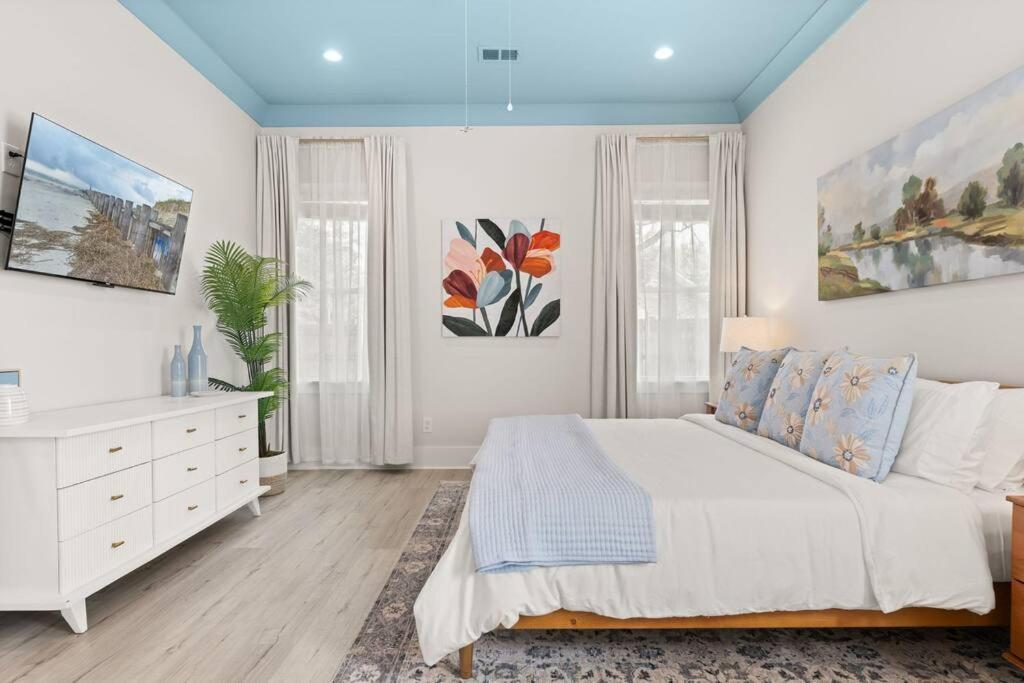 Apartment Rainbow Oaks House
