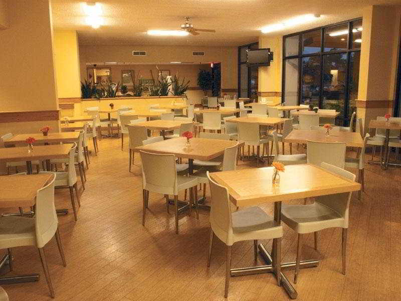 Hotel La Quinta By Wyndham Riverview 3*