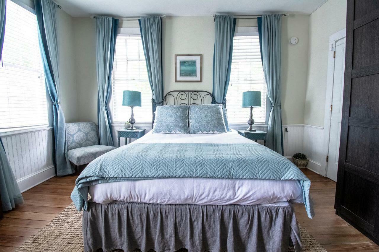 Suites On Coming Charleston